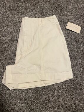 Universal thread shorts